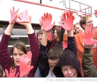 Kinder der Gesamtschule Kierspe bei Rote-Hand-Aktion